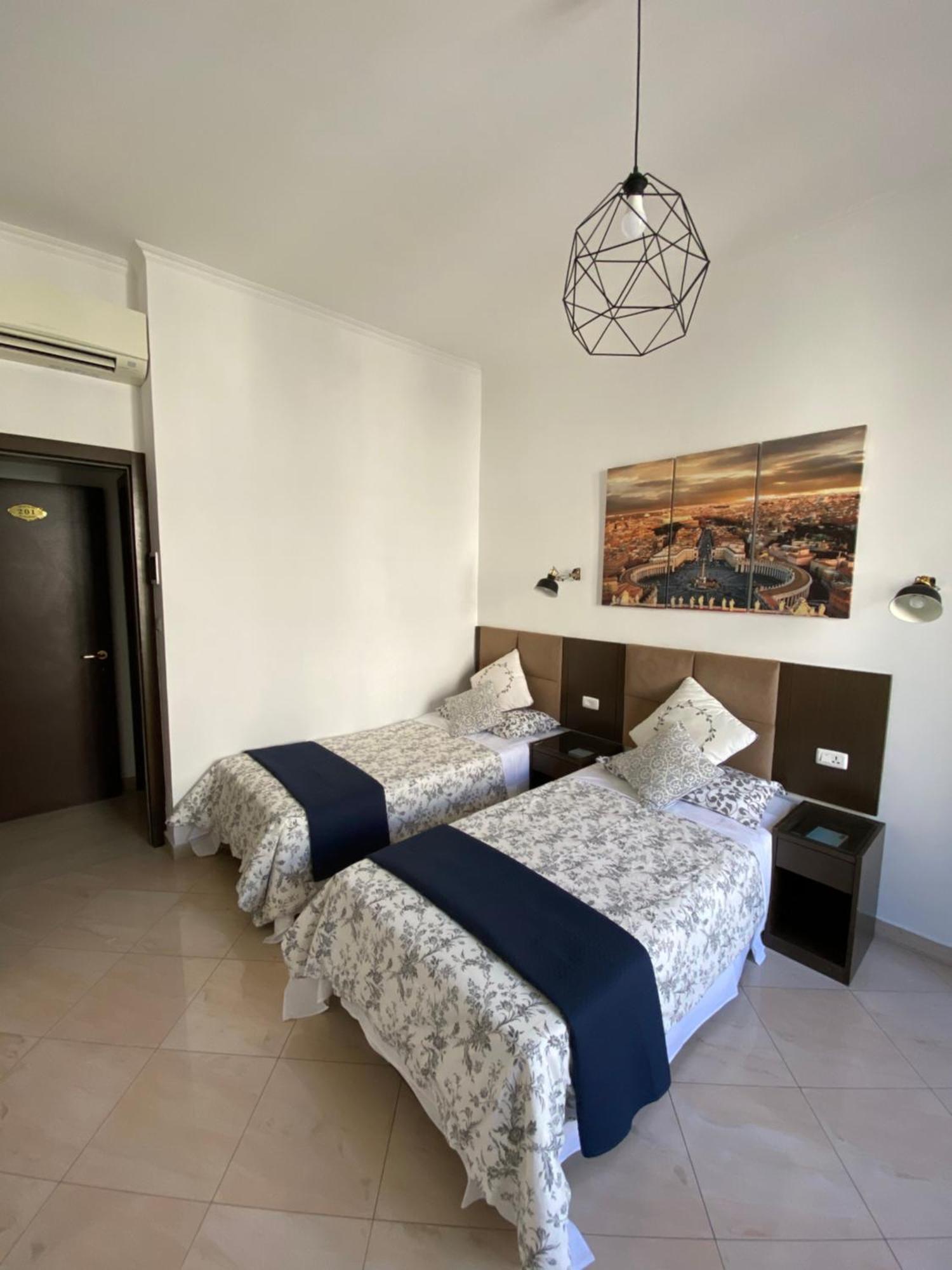 Roomz Romestay Exterior photo